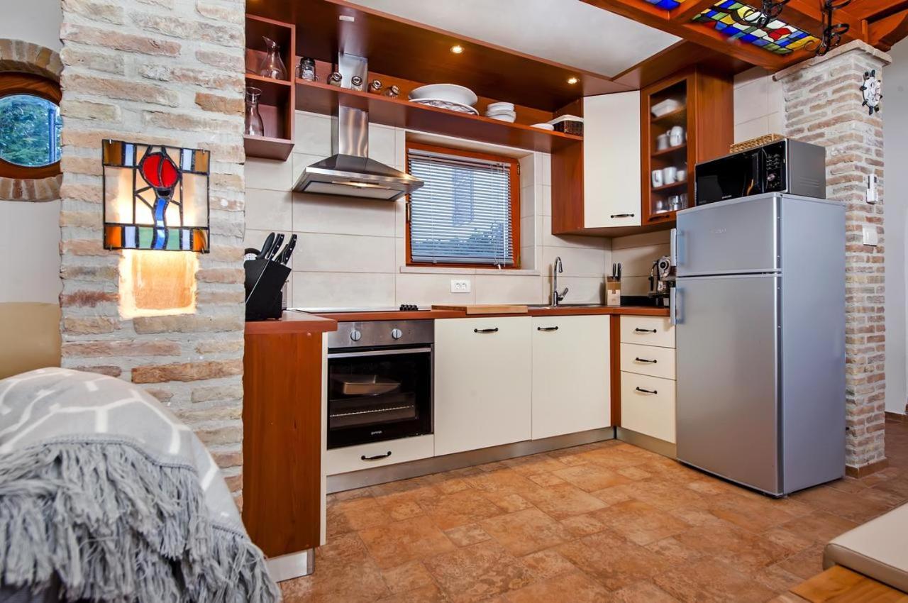 "Art House" Rovinj-Holiday, Holiday Home To Rent Rovinjsko Selo Exteriör bild