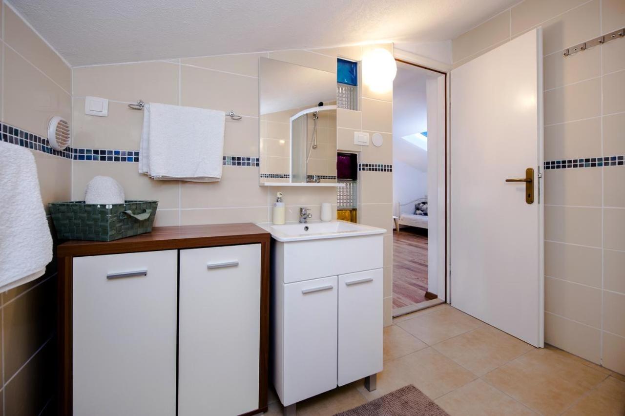 "Art House" Rovinj-Holiday, Holiday Home To Rent Rovinjsko Selo Exteriör bild