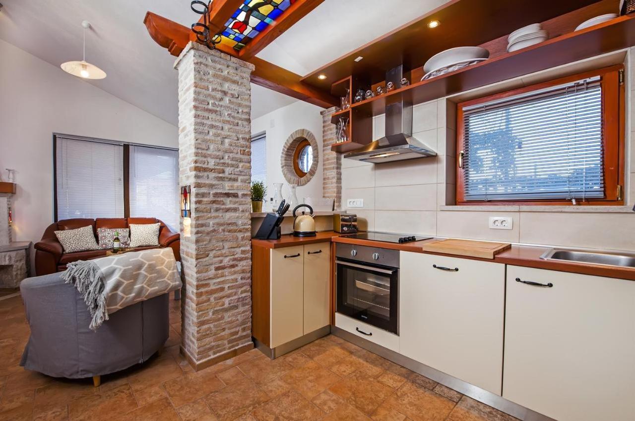 "Art House" Rovinj-Holiday, Holiday Home To Rent Rovinjsko Selo Exteriör bild