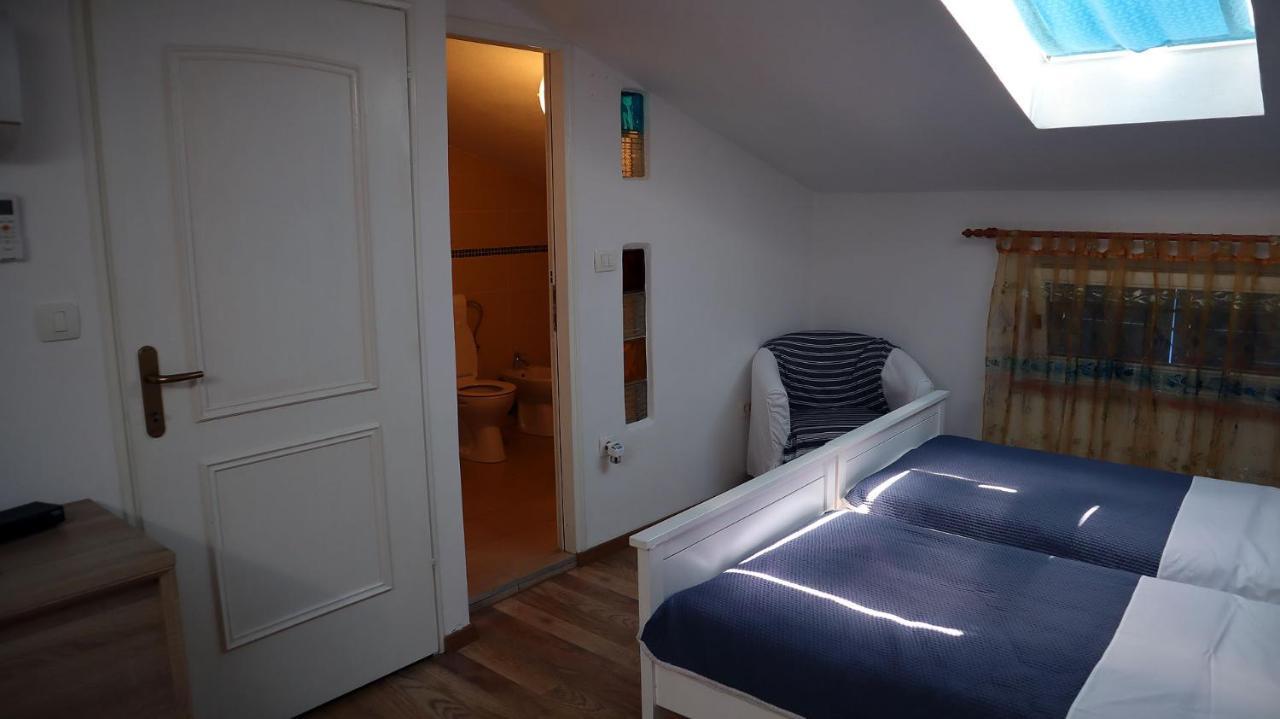 "Art House" Rovinj-Holiday, Holiday Home To Rent Rovinjsko Selo Exteriör bild